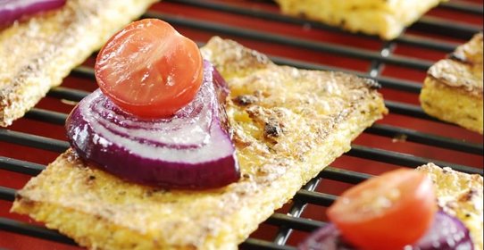 Полента с фетой на гриле