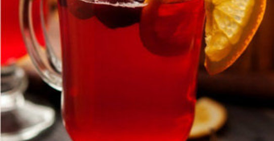 Горячий клюквенный чай