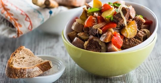 Рагу из картофеля с вареной грудинкой