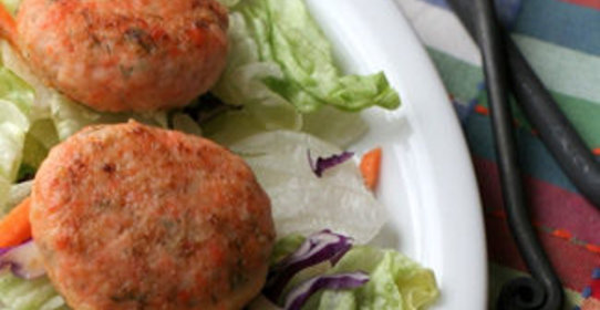 Котлеты из крабового мяса, семги и креветок