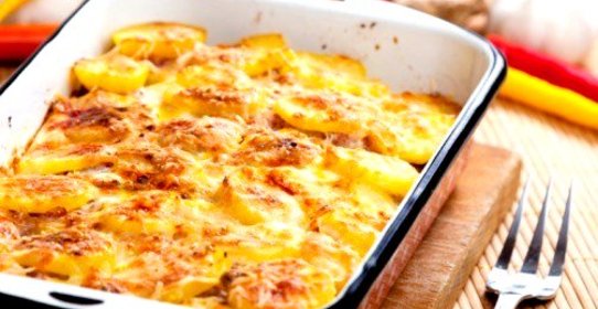 Запеченный картофель в сливках и чесноке (Gratin dauphinoise)