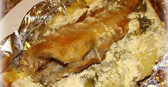 Запеченный морской окунь в духовке с картофелем