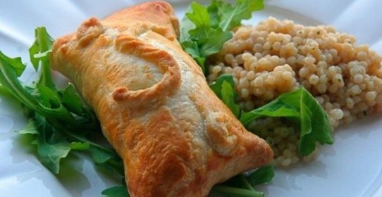 Пирожки с курицей и сыром в духовке