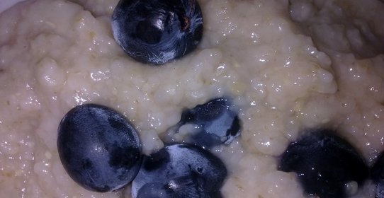 Овсянка с виноградом