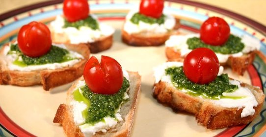 Брускетта с песто