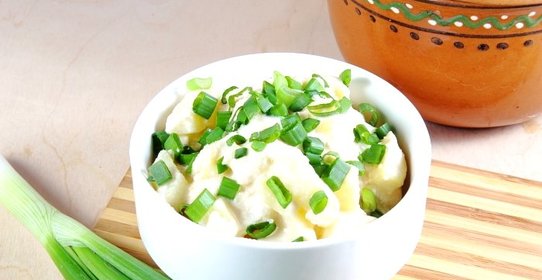 Картофель тушеный в горшочке