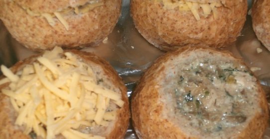 Жульен с курицей в булочке