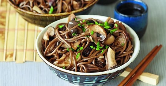 Гречневая лапша с грибами