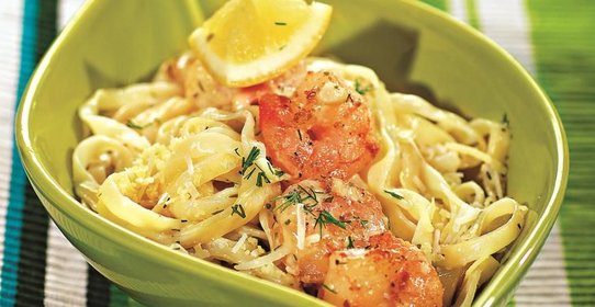 Лапша с креветками в сливочном соусе