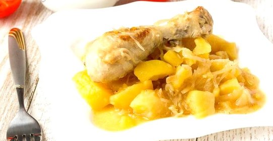 Рагу с квашеной капустой, курицей и картофелем