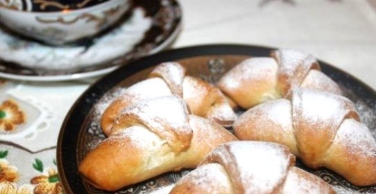 Дрожжевые рогалики