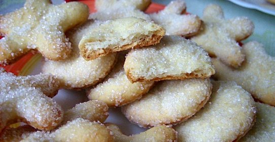 Сахарное печенье на дрожжах
