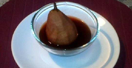 Груши, вареные в виноградном соке