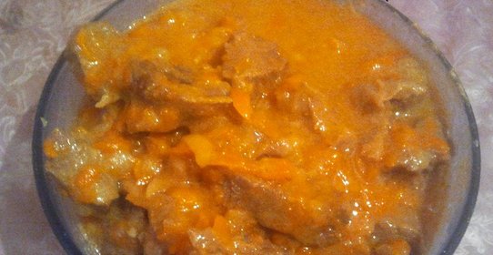 Мясной гуляш со сметаной в мультиварке