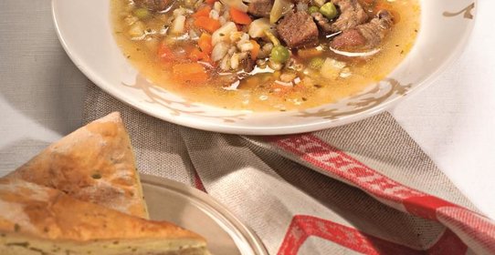 Суп из баранины с лепешками