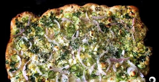 Пицца с цуккини и кукурузой
