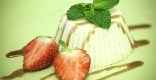 Панна-котта с карамельным сиропом