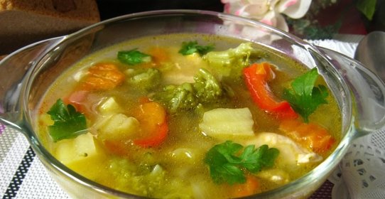 Куриный суп с брокколи