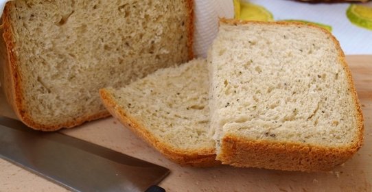 Хлеб на рассоле, сыворотке и свежих дрожжах в хлебопечке