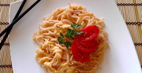 Паста с овощами и сыром