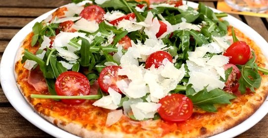 Пицца с сыром Пармезан