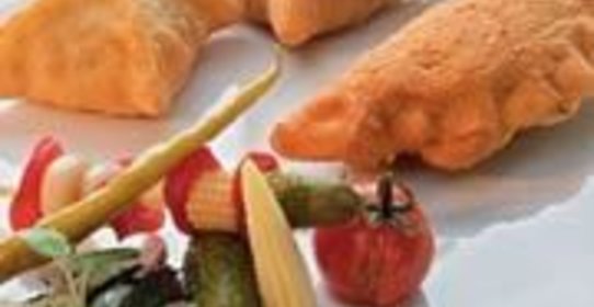 Картофельные пирожки с бараниной и кедровыми орешками