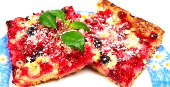 Пицца с ягодами