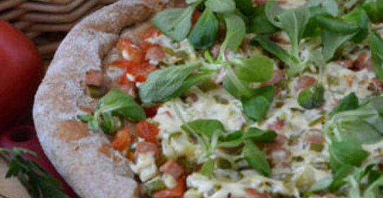 Овощная пицца с ветчиной