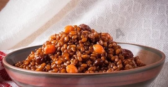 Рождественская кутья из пшеницы с изюмом