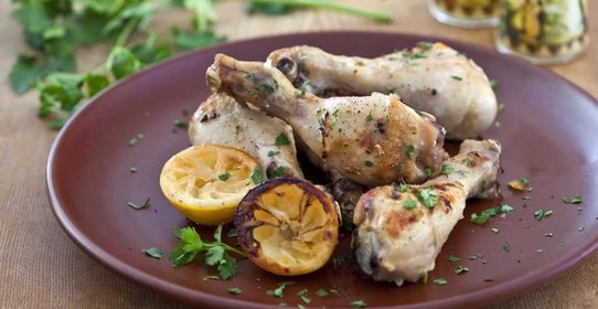 Курица, запеченная с лимонами