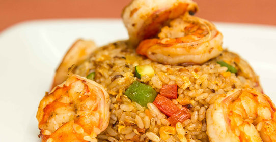 Рис, обжаренный с креветками