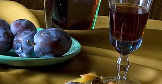 Наливка сливовая на водке