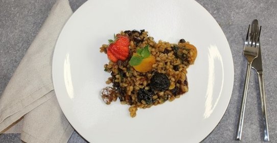 Перловая каша с сухофруктами