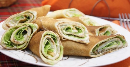 Блины с икрой мойвы