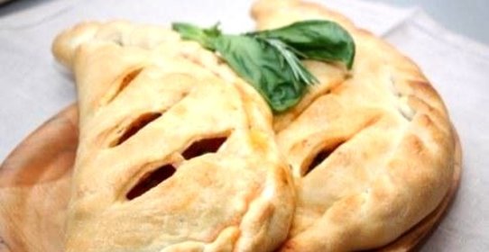 Закрытая пицца Кальцоне