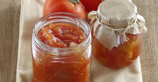 Пряный томатный джем с яблоками