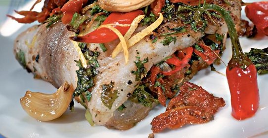 Рыба с вялеными томатами