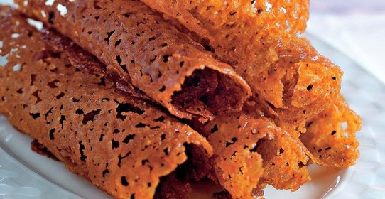 Кружевные трубочки с виски