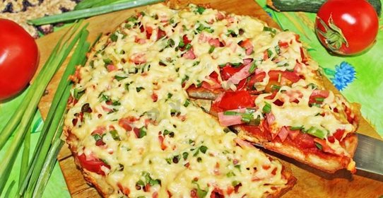 Быстрая пицца на кефире без сметаны на сковороде