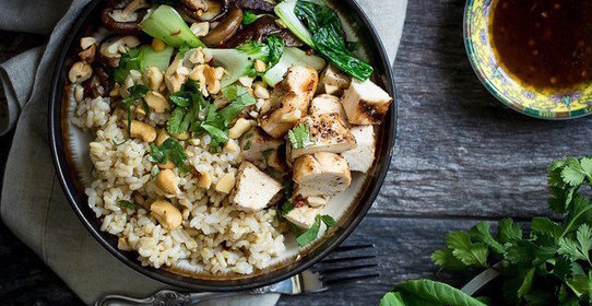 Жареная курица с рисом по-китайски