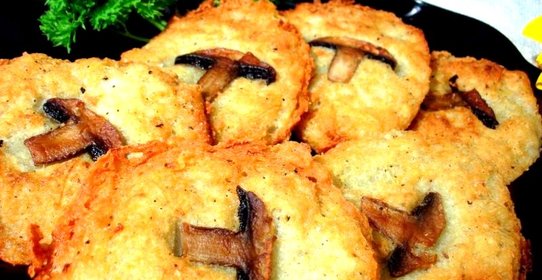 Драники из картофеля с грибным припёком