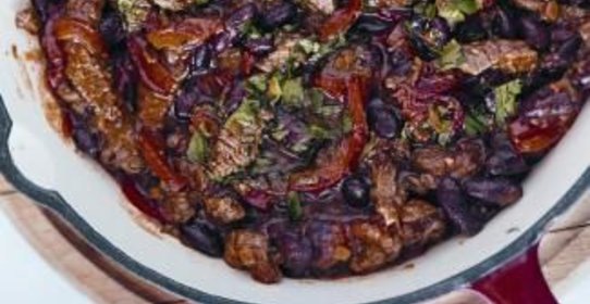 Острая говядина с фасолью