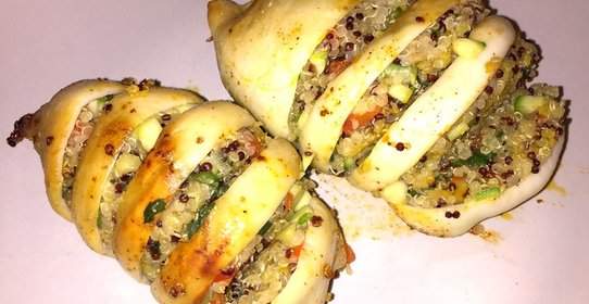 Кальмар фаршированный киноа и овощами