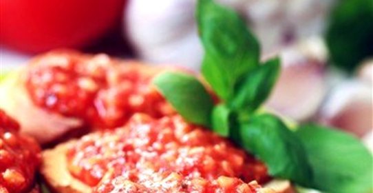 Брускетта с томатом