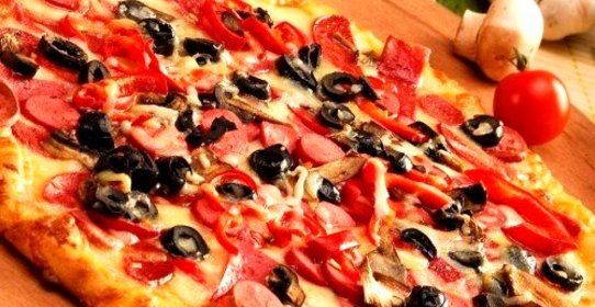 Пицца с помидорами в мультиварке