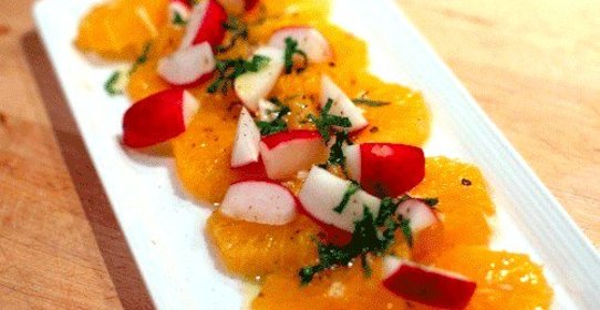 Салат из редиски с апельсином