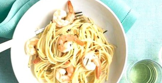 Паста с креветками и розмарином