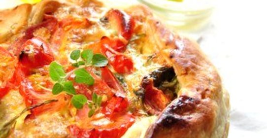 Пирог с цукини, черри и бокончини