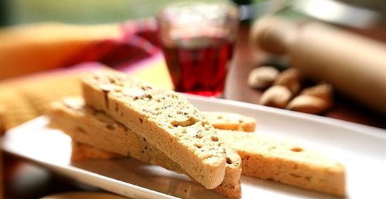 Бискотти из лесных орехов с «Франжелико»