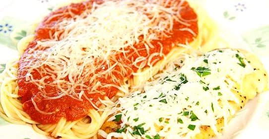 Курица с макаронами и томатно-сливочным соусом